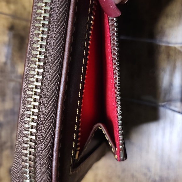 Dooney & Bourke Wallet - Picture 7 of 9